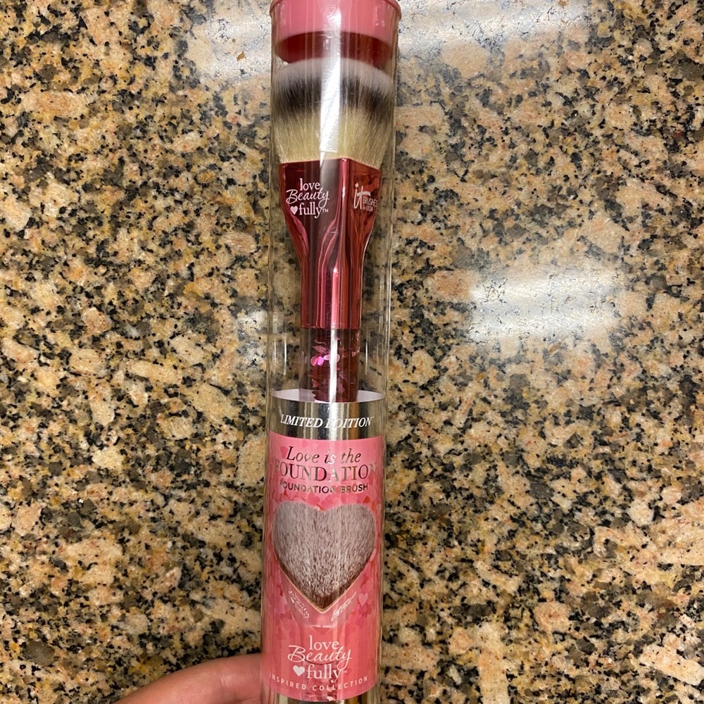 IT Cosmetics Love is the Foundation Brush 2020